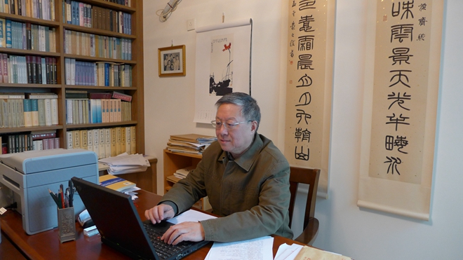 南京大學(xué)人文社會(huì)科學(xué)資深教授莫礪鋒。受訪者供圖