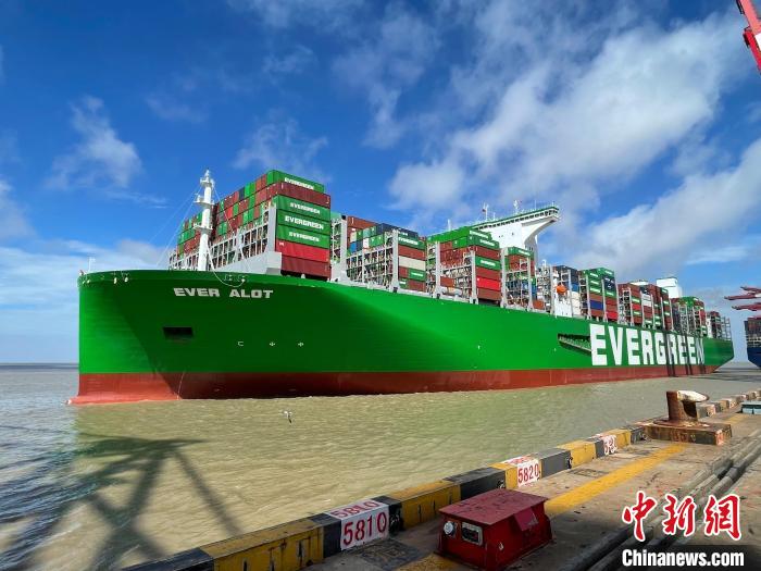 單船運能“天花板”不斷打破上?？诎丁按蟠?jīng)濟”方興未艾