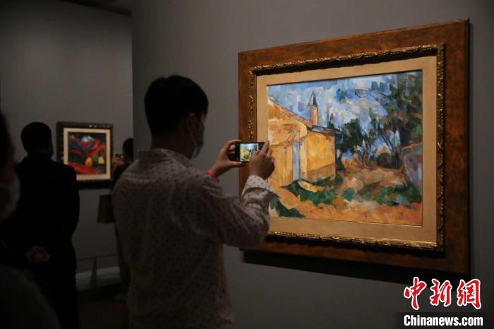“現(xiàn)代藝術(shù)100年——意大利國家現(xiàn)當(dāng)代美術(shù)館珍藏”藝術(shù)大展?！埡鄠?攝