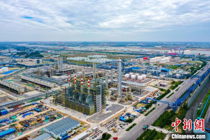 圖為廣西欽州華誼新材料基地?！∽T乃豪 攝