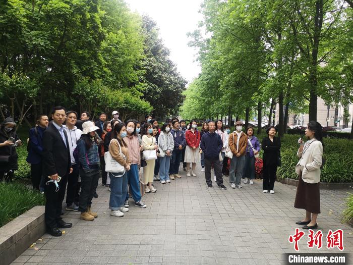 活動(dòng)現(xiàn)場(chǎng)?！》队畋?攝