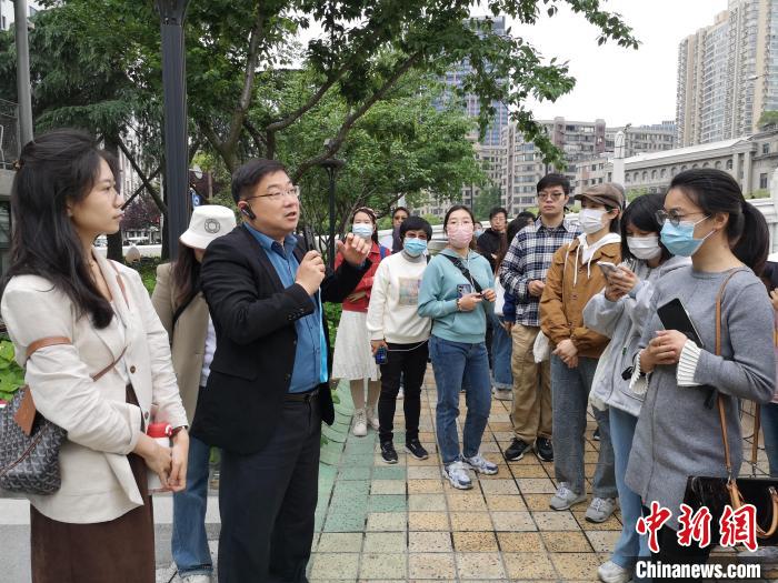 活動(dòng)現(xiàn)場(chǎng)?！》队畋?攝