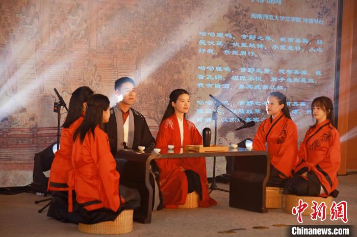 2023年閩南詩歌節(jié)開幕式暨詩歌朗誦會現(xiàn)場?！￠}南師范大學供圖