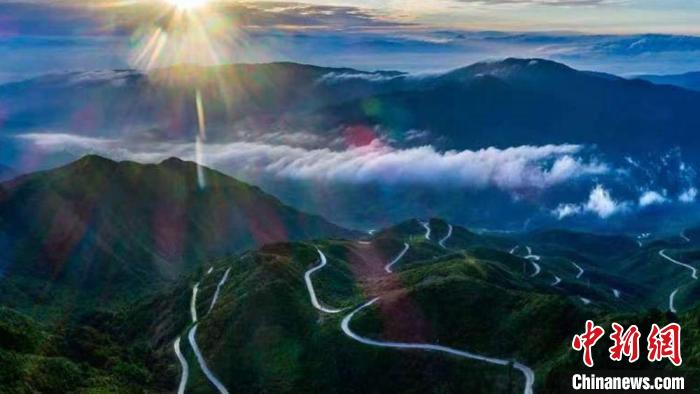 湖南城步苗族自治縣地處湘西南苗疆要區(qū)?！〕遣娇h委宣傳部 供圖