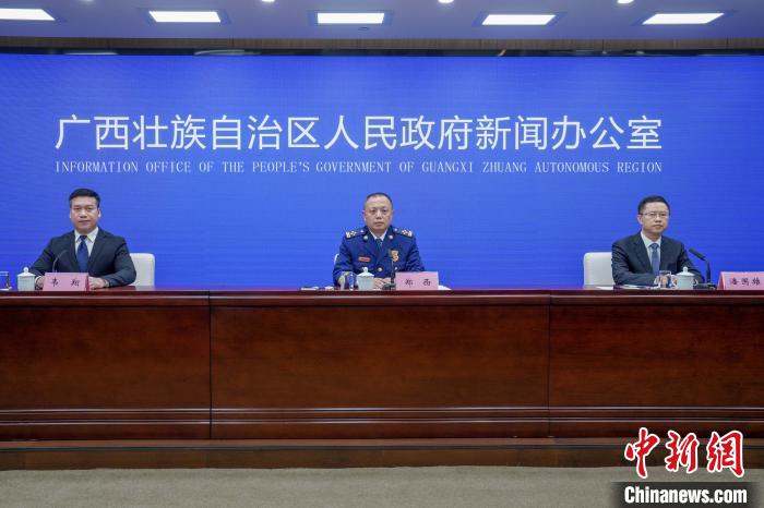 圖為發(fā)布會現(xiàn)場?！⊥跻哉?攝