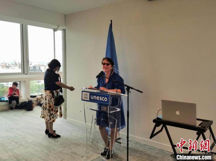 聯(lián)合國教科文組織協(xié)會委員會主席瑪麗塔·邦澤弗(Marietta Bantchev)致辭?！【笜?攝