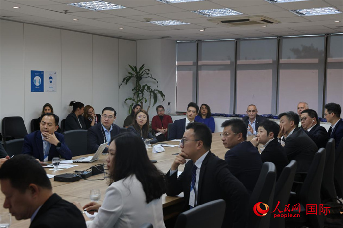 與會(huì)代表參與座談交流。人民網(wǎng)記者 時(shí)元皓攝