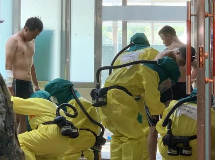 圖為臺(tái)灣漢光演習(xí)模擬官兵遭受生物戰(zhàn)劑攻擊，送往醫(yī)院就醫(yī)。圖片來源：臺(tái)灣《聯(lián)合報(bào)》 徐白櫻 翻攝