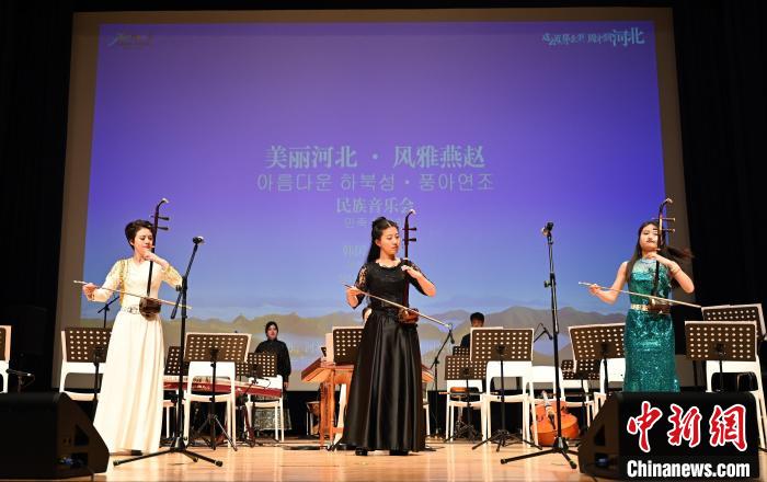 圖為音樂會(huì)現(xiàn)場(chǎng)?！∈谞栔袊幕行墓﹫D