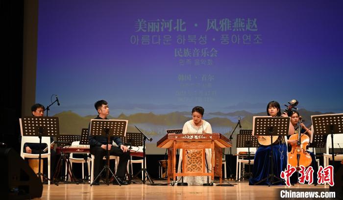 圖為音樂會(huì)現(xiàn)場(chǎng)?！∈谞栔袊幕行墓﹫D