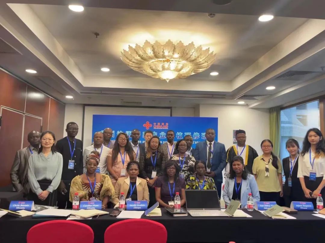 非洲法語國家農(nóng)業(yè)種植研修班學(xué)員合影 受訪單位供圖。