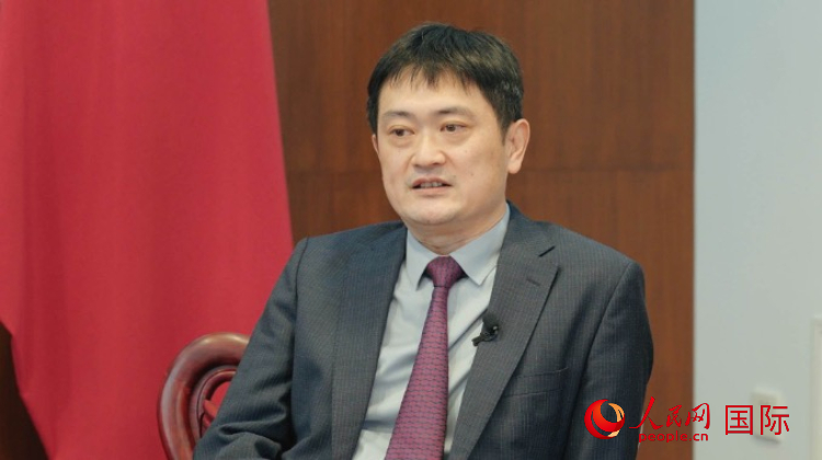 中國(guó)駐阿根廷使館代辦孫怡接受人民網(wǎng)專訪。人民網(wǎng)記者 張若涵攝