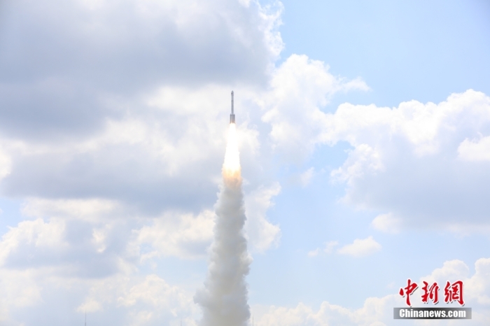 北京時(shí)間 2023年9月10日12時(shí)30分，中國在太原衛(wèi)星發(fā)射中心使用長征六號改運(yùn)載火箭，成功將遙感四十號衛(wèi)星發(fā)射升空，衛(wèi)星順利進(jìn)入預(yù)定軌道，發(fā)射任務(wù)獲得圓滿成功。該衛(wèi)星主要用于開展電磁環(huán)境探測及相關(guān)技術(shù)試驗(yàn)。此次任務(wù)是長征系列運(yùn)載火箭第487次飛行。王曉虎 攝