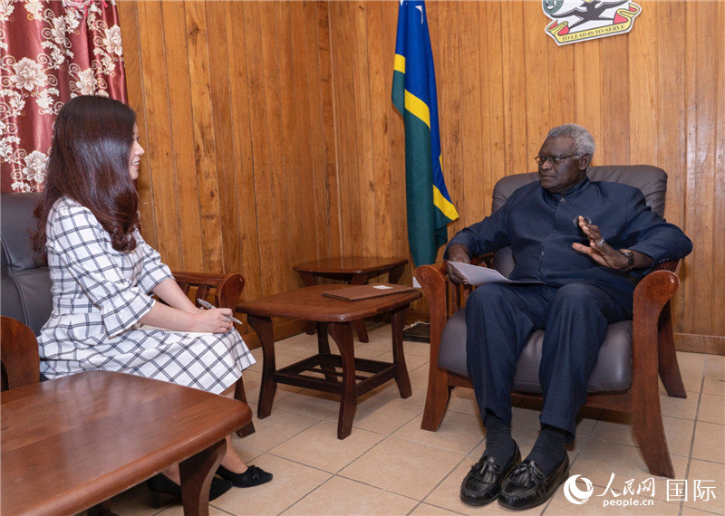 2023年9月14日，所羅門群島總理梅納西·索加瓦雷在首都霍尼亞拉接受人民網(wǎng)記者專訪。人民網(wǎng) 賀吉攝