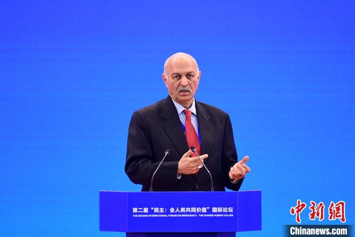 3月23日，第二屆“民主：全人類共同價值”國際論壇開幕式在北京舉行。圖為巴基斯坦參議院國防委員會主席穆沙希德·侯賽因在開幕式上作主題發(fā)言。 <a target='_blank' href='/'><p  align=