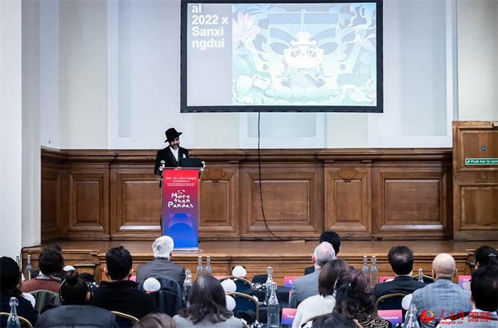 城市建筑與文化創(chuàng)意設計師卡姆·帕尼薩講述他和四川的故事。人民網(wǎng) 郭錦標攝