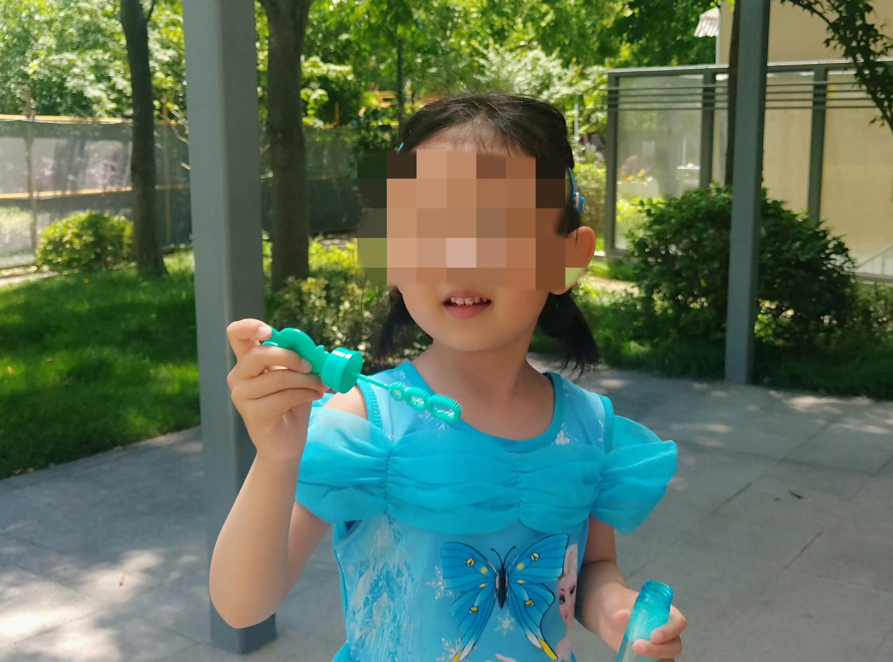 海灘失蹤女童。圖源:女童家人社交賬號