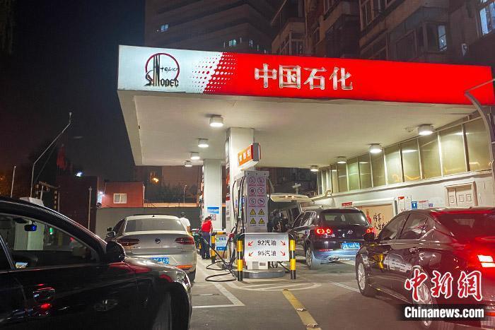 資料圖：加油站。 中新財經(jīng) 葛成 攝