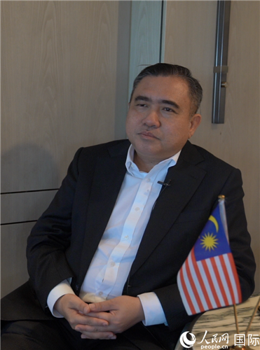 馬來西亞交通部部長陸兆福在接受人民網(wǎng)專訪。人民網(wǎng) 張文捷攝