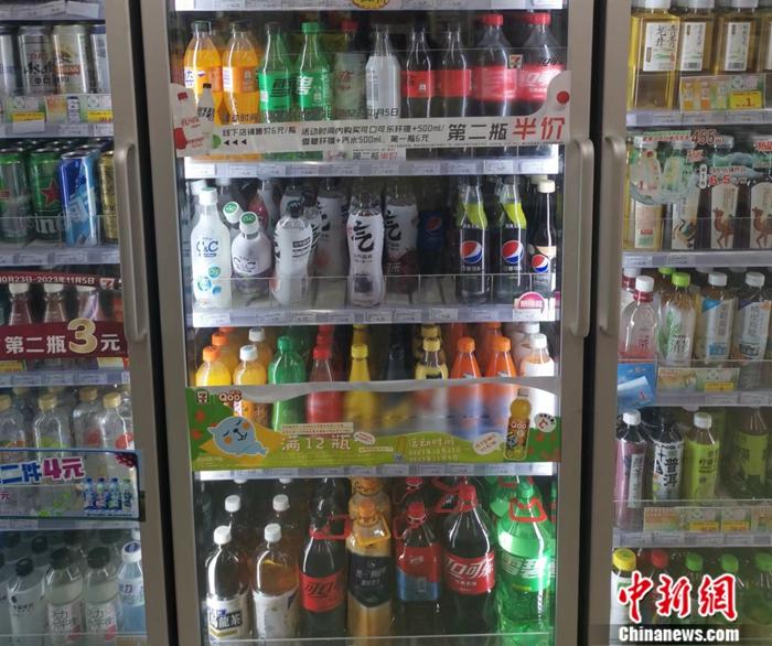 某便利店，最便宜的瓶裝飲料也在4元以上。<a target='_blank' href='/' ><p  align=