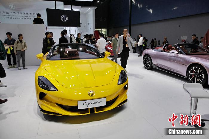 中國品牌新能源跑車。中新財(cái)經(jīng)記者 葛成 攝