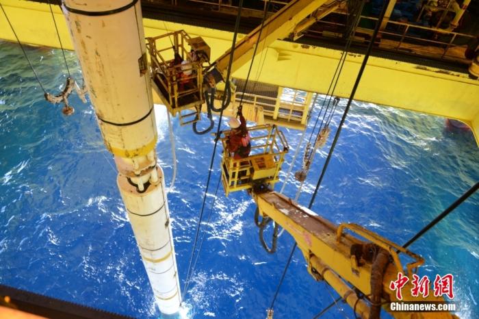 正在作業(yè)的工作人員。<a target='_blank' href='/' _fcksavedurl='/' ><p  align=