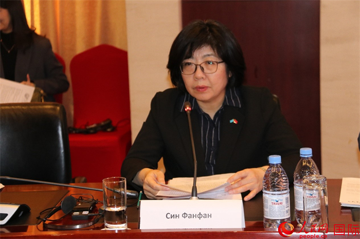 中國駐哈薩克斯坦大使館公使銜參贊邢芳芳致辭。人民網(wǎng)記者 李強(qiáng)攝