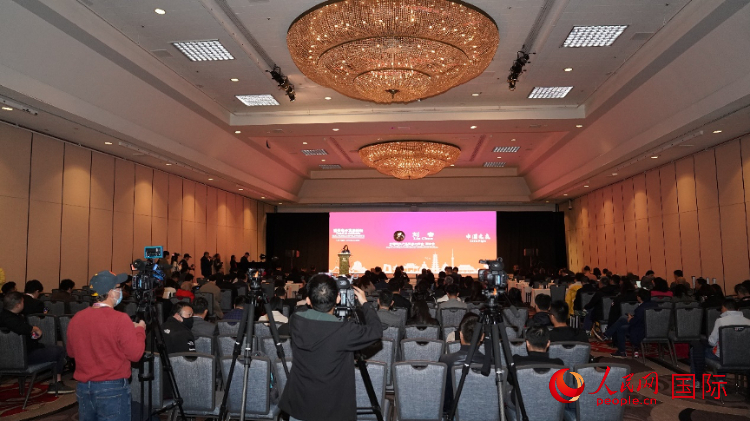 “中國(guó)之夜暨消費(fèi)電子發(fā)展論壇”現(xiàn)場(chǎng)。人民網(wǎng)記者 鄧圩攝