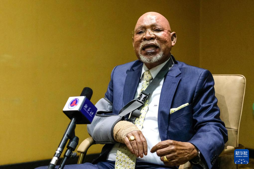 1月15日，烏干達(dá)外長奧東戈在坎帕拉舉行的不結(jié)盟運動第19次峰會高級別官員會議期間接受新華社記者專訪。新華社發(fā)（阿佳拉·納瓦達(dá)攝）