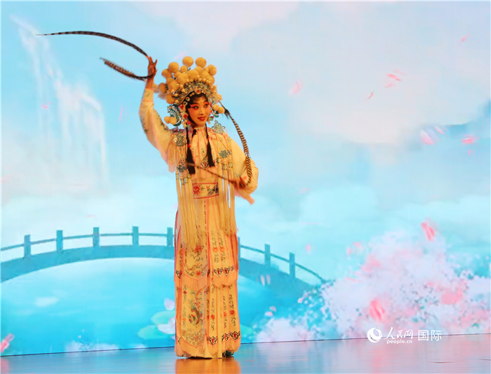 四川省成都市川劇研究院帶來了精彩的川劇演出。人民網(wǎng)記者 李志偉攝