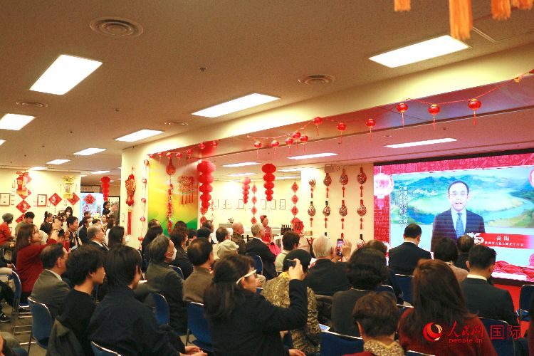 2月9日，“喜迎龍年·品味陜西”——2024新春迎福（展）聯(lián)歡會(huì)暨陜西文化年在東京中國(guó)文化中心拉開(kāi)帷幕。人民網(wǎng) 許可攝