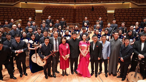 “”天地永樂(lè)·中國(guó)節(jié)“”音樂(lè)會(huì)演出人員合影。中國(guó)駐德國(guó)大使館供圖
