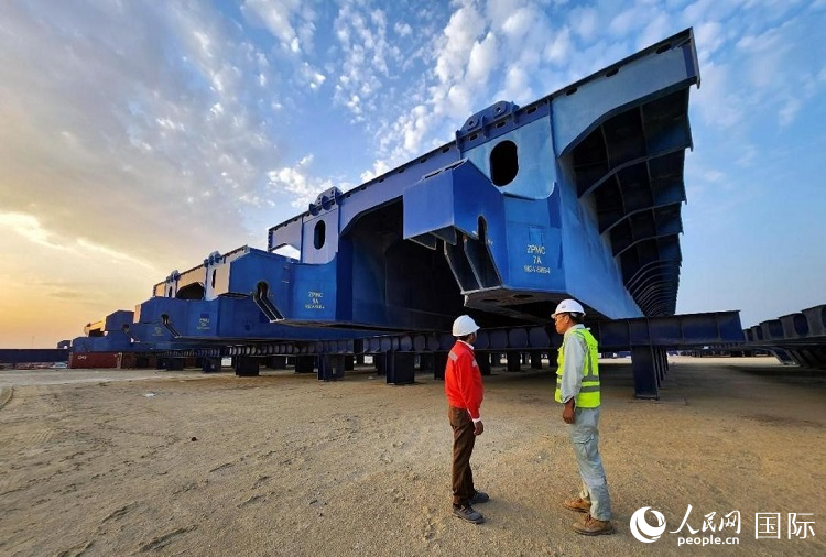 全球最大升船機(jī)平臺。人民網(wǎng)記者管克江攝