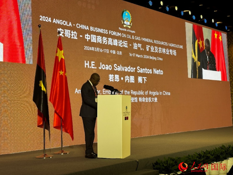 安哥拉駐華大使若昂·內(nèi)圖。人民網(wǎng)記者 張榮攝