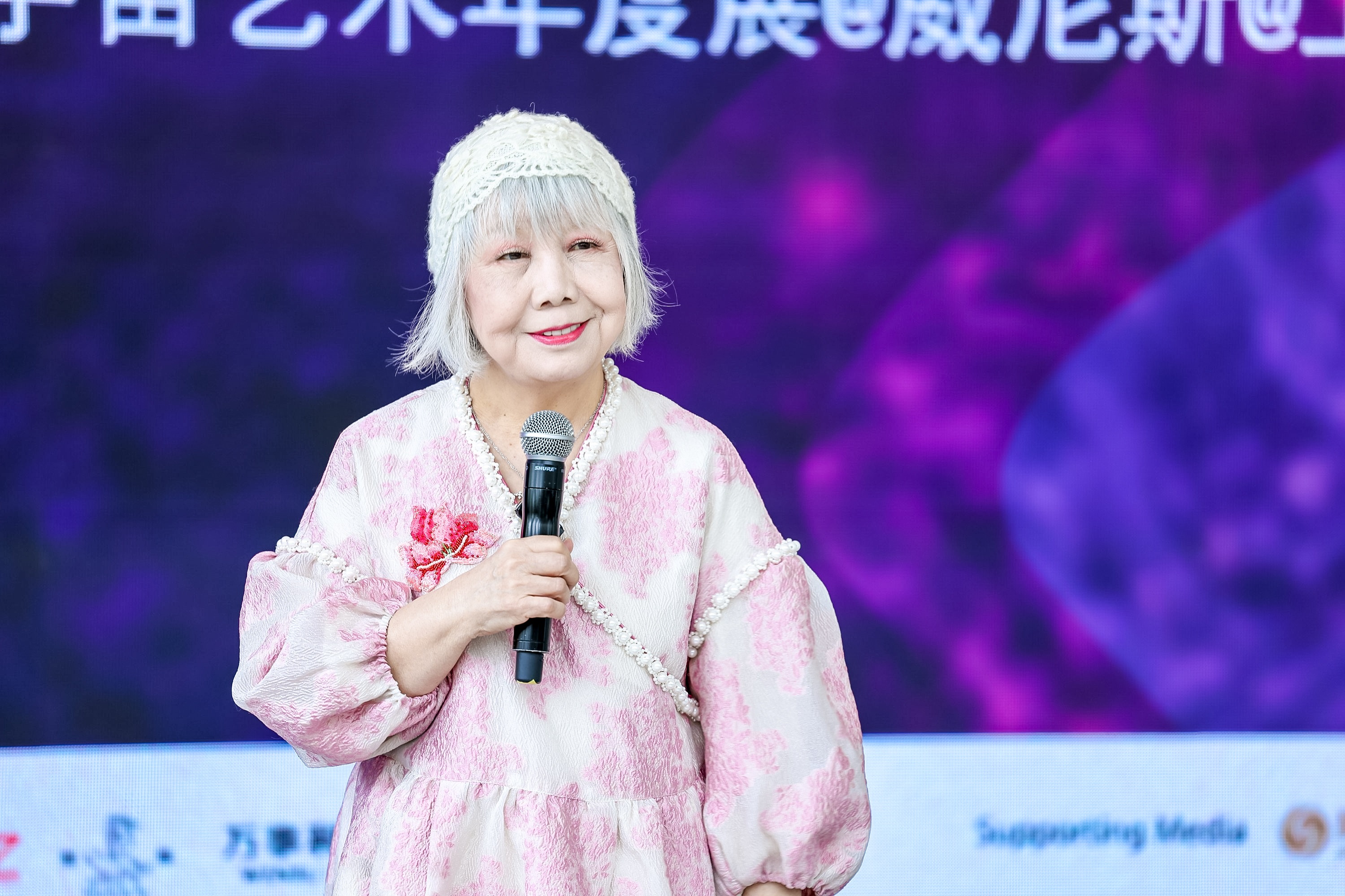 圖3：資深策展人、藝評家、臺北實踐大學教授陸蓉之致辭（圖片：鳳凰中心）