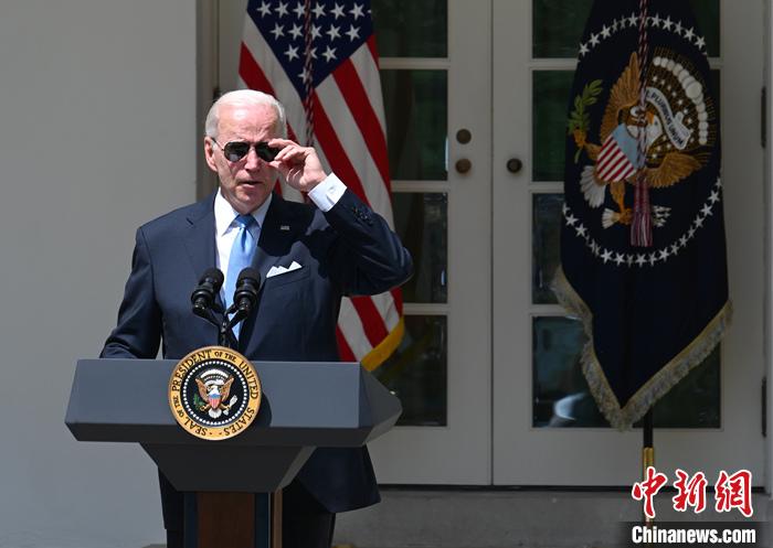 當(dāng)?shù)貢r(shí)間7月30日上午，美國總統(tǒng)拜登新冠檢測再次呈陽性。他此次沒有癥狀，但將采取隔離措施。資料圖為拜登7月27日解除隔離后在白宮發(fā)表講話。 <a target='_blank' href='/'><p  align=