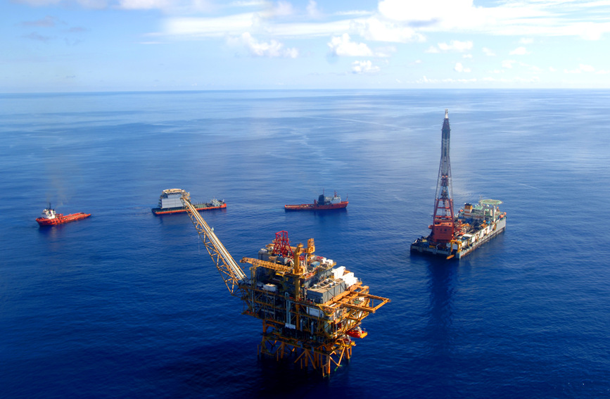 渤海油田累計生產(chǎn)油氣當(dāng)量超5億噸。賈磊攝