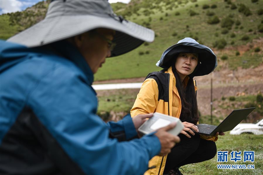 (圖文互動(dòng))(3)給草甸做“CT” 問(wèn)診江源生態(tài)隱患——江源科考探測(cè)高原草甸地下空間結(jié)構(gòu)見(jiàn)聞