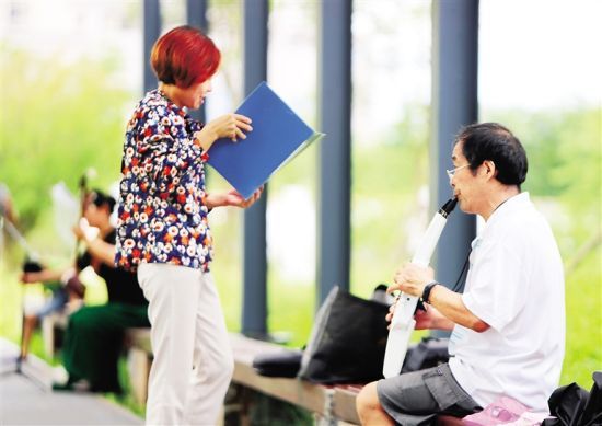 美舍河鳳翔濕地公園成為市民休閑的好去處。 南國都市報記者 汪承賢 攝