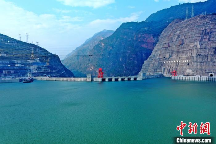 圖為白鶴灘水電站?！∷娝木止﹫D