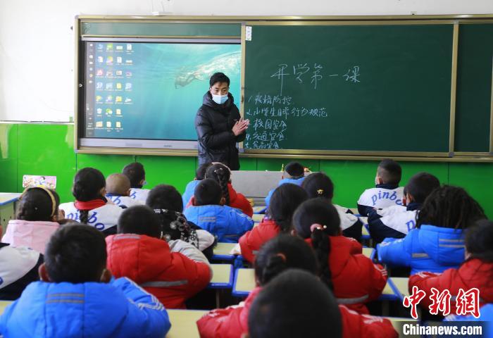 圖為學(xué)生正在上課。　馬銘言 攝