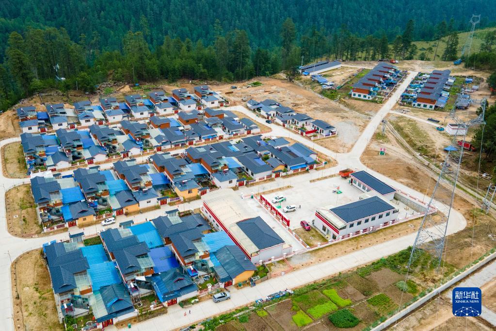 西藏林芝：易地搬遷，迎來幸福新生活