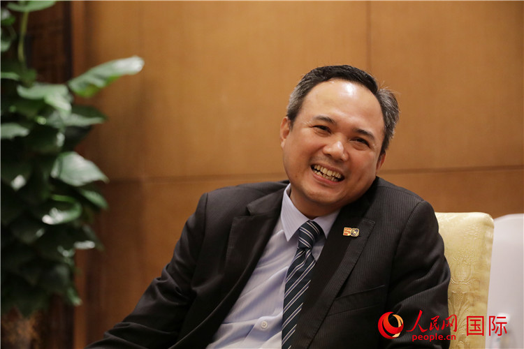 馬來西亞駐南寧總領(lǐng)事館總領(lǐng)事阿哈默·法蒂爾·伊斯邁爾在2024中國-東盟教育交流周期間接受人民網(wǎng)專訪。人民網(wǎng) 王婧攝