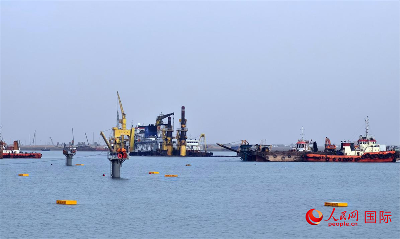 祖拜爾海底隧道施工場景。人民網(wǎng)記者管克江攝