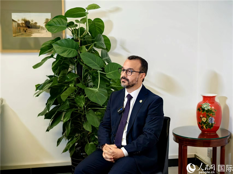 巴西文化部副部長(zhǎng)卡西修斯·羅薩接受人民網(wǎng)專(zhuān)訪(fǎng)。人民網(wǎng)記者 符園園攝