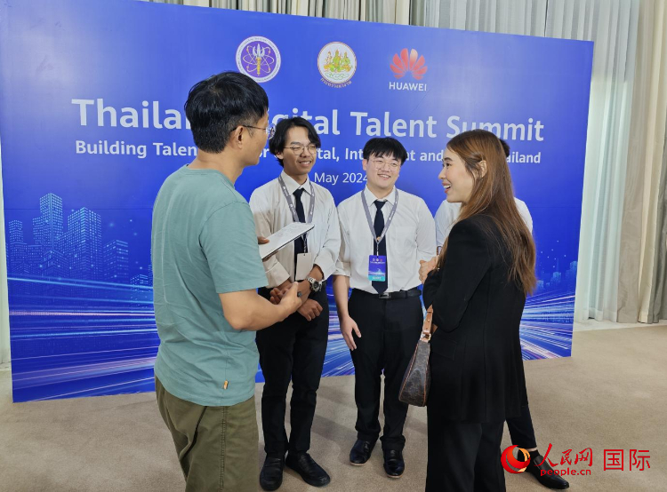 泰國國立法政大學(xué)學(xué)生接受本網(wǎng)采訪。李映民攝