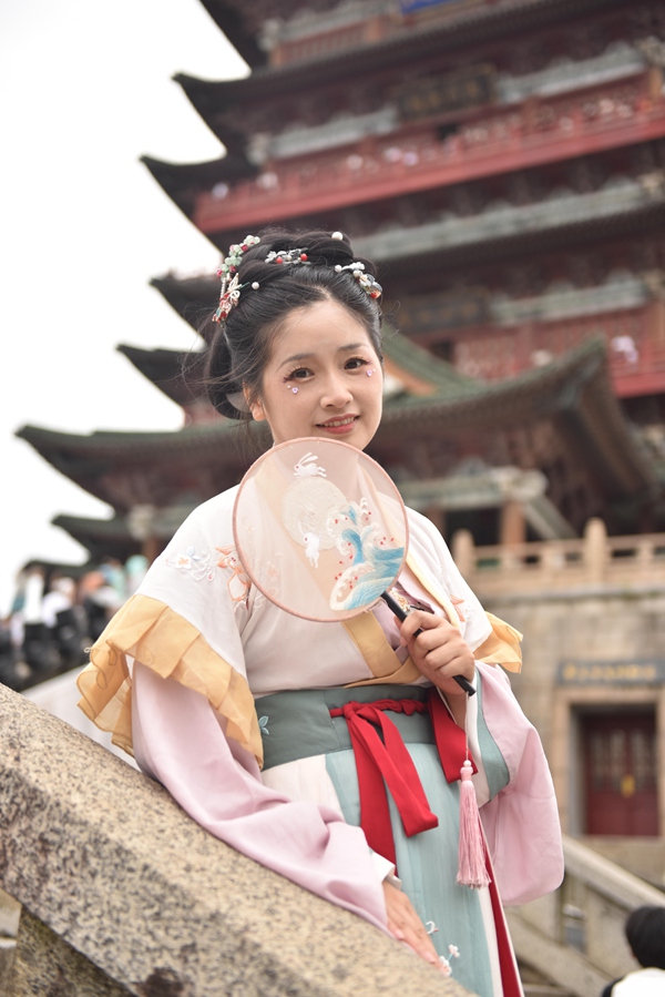 南昌滕王閣“古風(fēng)游”。受訪者供圖