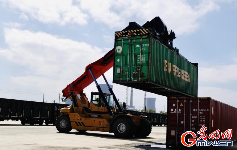 發(fā)現(xiàn)最美鐵路｜鐵龍奔騰！抒寫中歐班列草原絲路新篇章