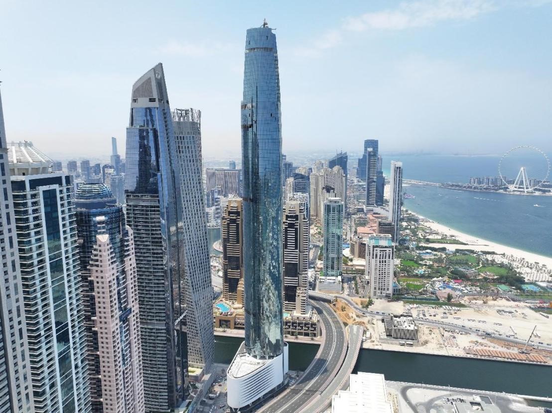 圖中最高建筑即為迪拜藍(lán)天酒店。中鐵十八局供圖
