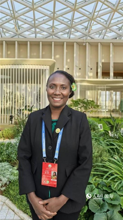 所羅門群島婦女、青年、兒童與家庭事務部新聞發(fā)言人尼祿·凡科莎接受人民網采訪。 人民網 吳詩敏攝